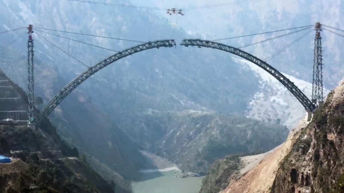 印度基建超越中国？印度号称即将建成359米高大桥，完胜中国？