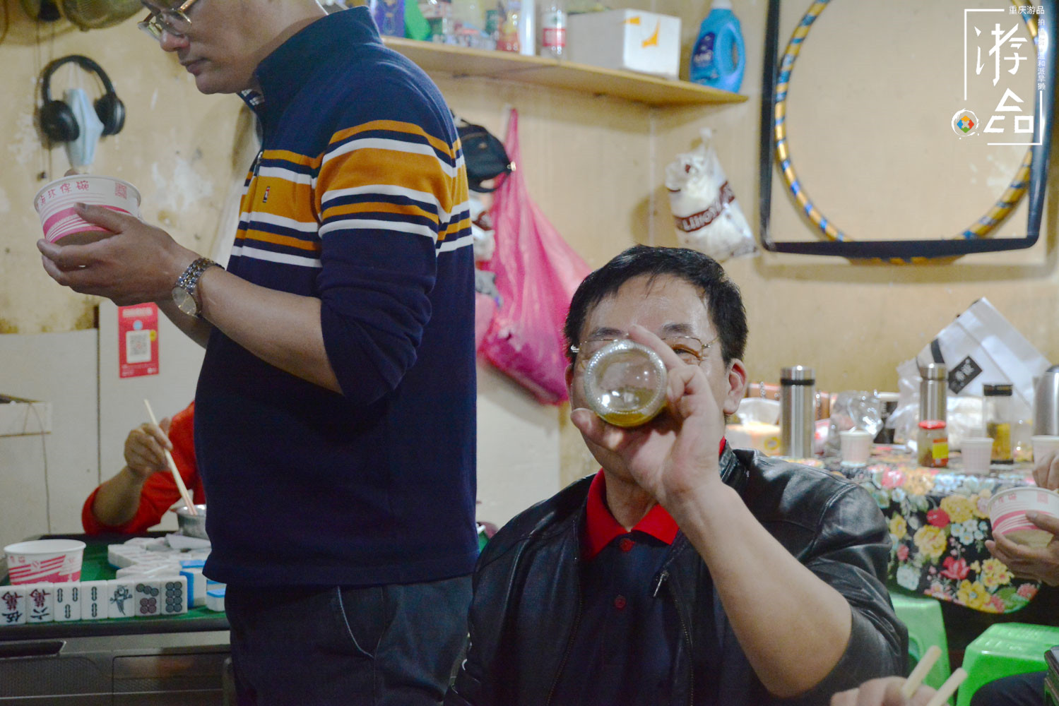 重庆渝中的”城中村“：龙蛇混杂的菜园坝，摩的和算命人纠缠不清