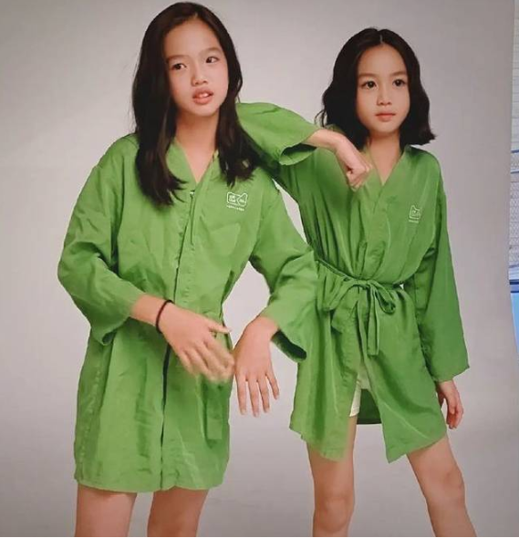 鐘麗緹二女兒逆襲了！ 13歲張子晴穿條紋裙過情人節，美過媽媽了