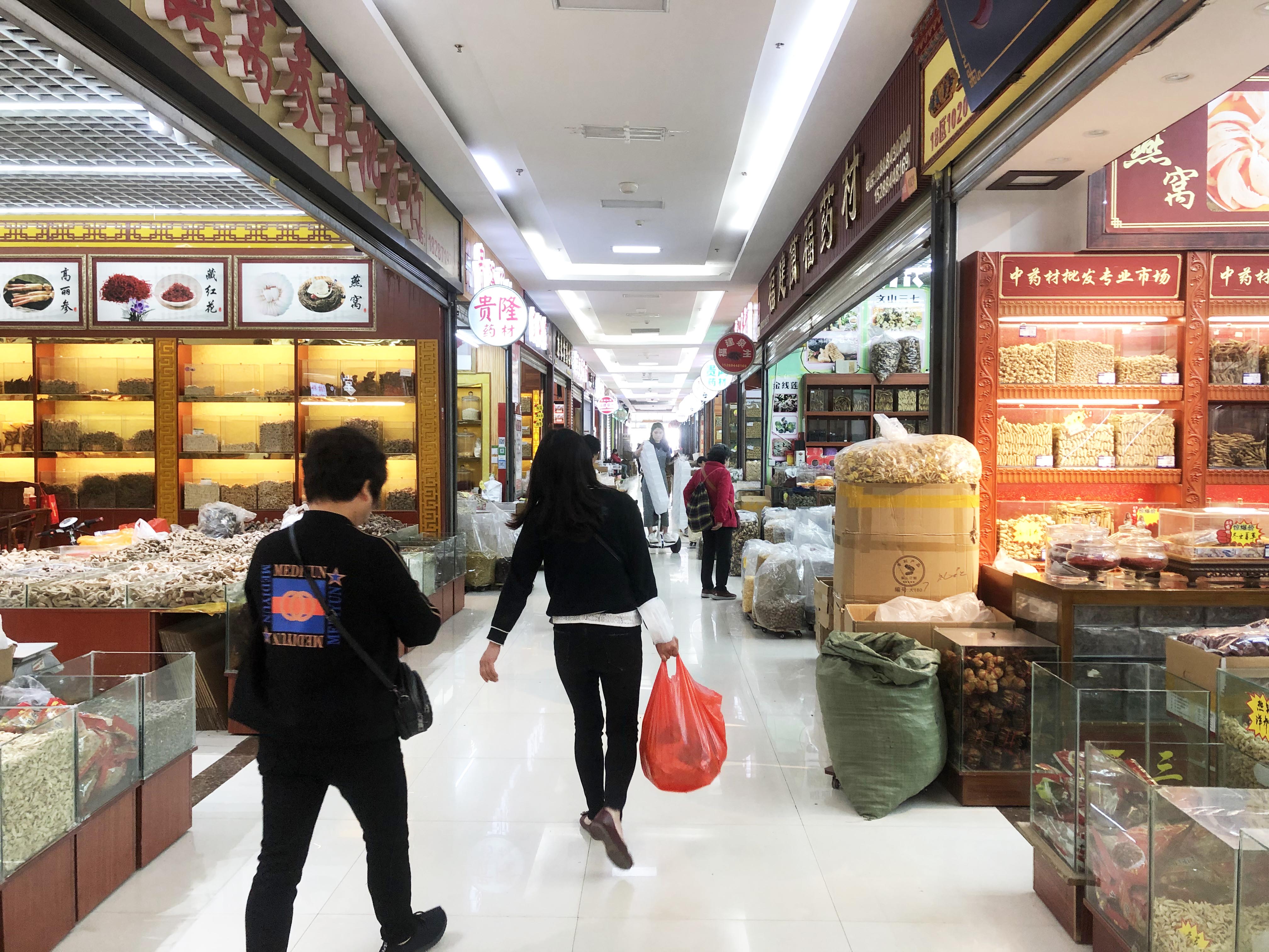 昆明新螺蛳湾药材市场开启健康生活新方式，本土养生栏目正式开机