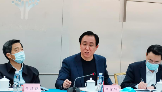 从掏粪工到地产首富第一人，许家印是如何一步步做大的？