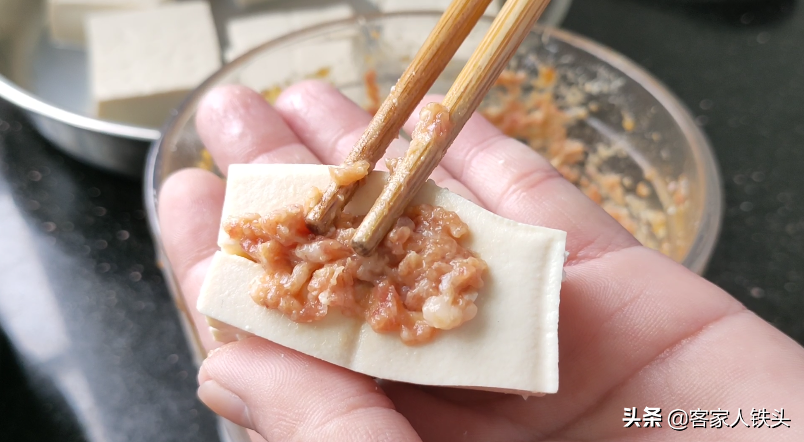 客家酿豆腐最新吃法，2种传统的味道配一起，味道真香汁都吃不剩