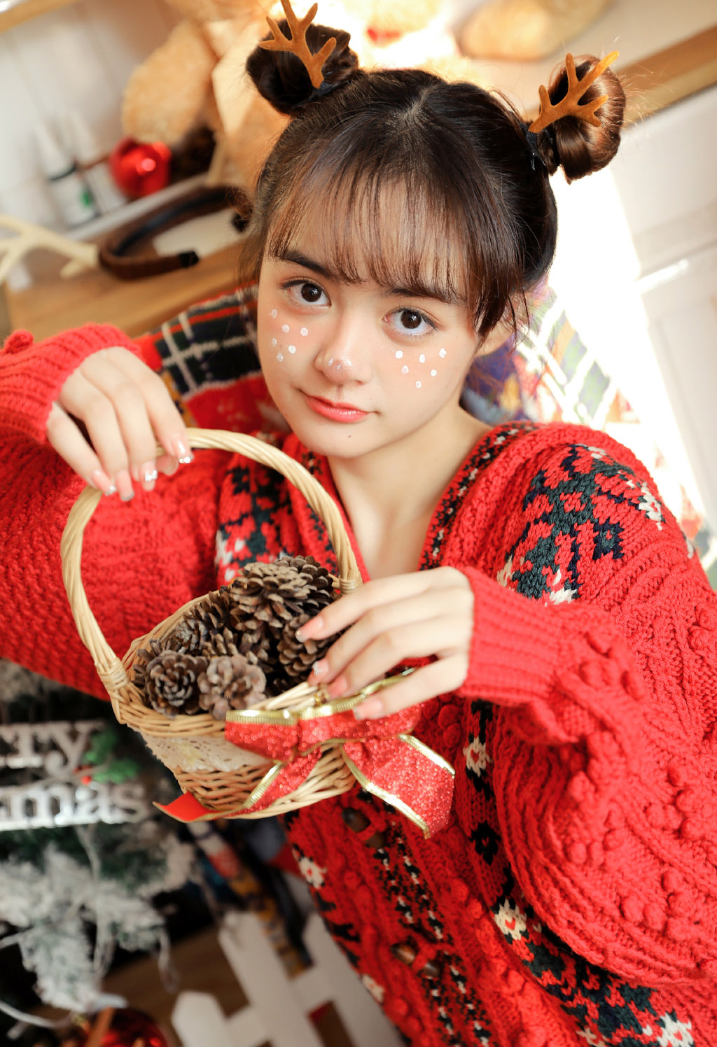 超级虚伪做作的星座，人前一套，背后一套，笑里藏刀