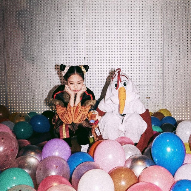 Blackpink four years, the part with very lovely Jennie is dressed up