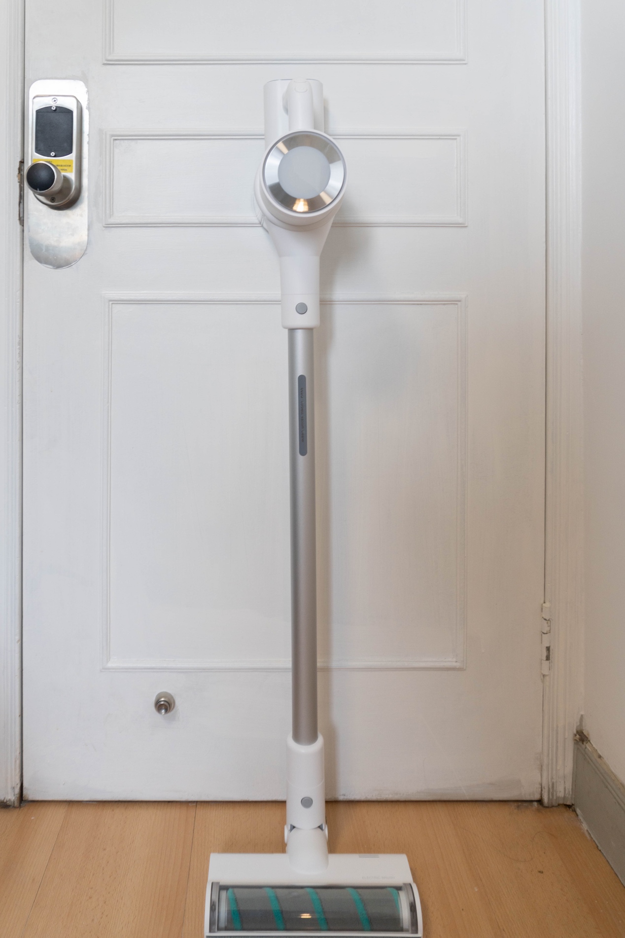 清扫房间一次搞定，华为荣耀吸尘器CLEA吸拖一体还抗菌