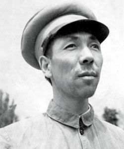 解放军的超级兵团，兵团司令被授大将军衔，政委却与军衔擦肩而过