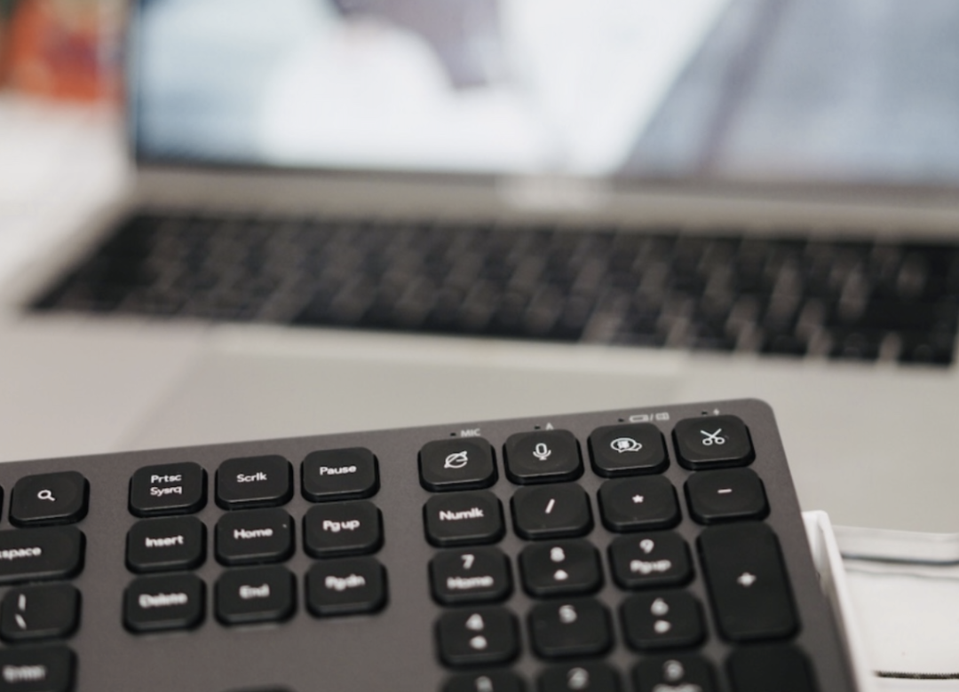 咪鼠智能语音键盘，语音打字、桌面截图、网页导航样样精通