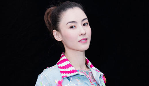 张柏芝为二儿子庆生，一头粉发太少女，三个儿子陪在身边太幸福