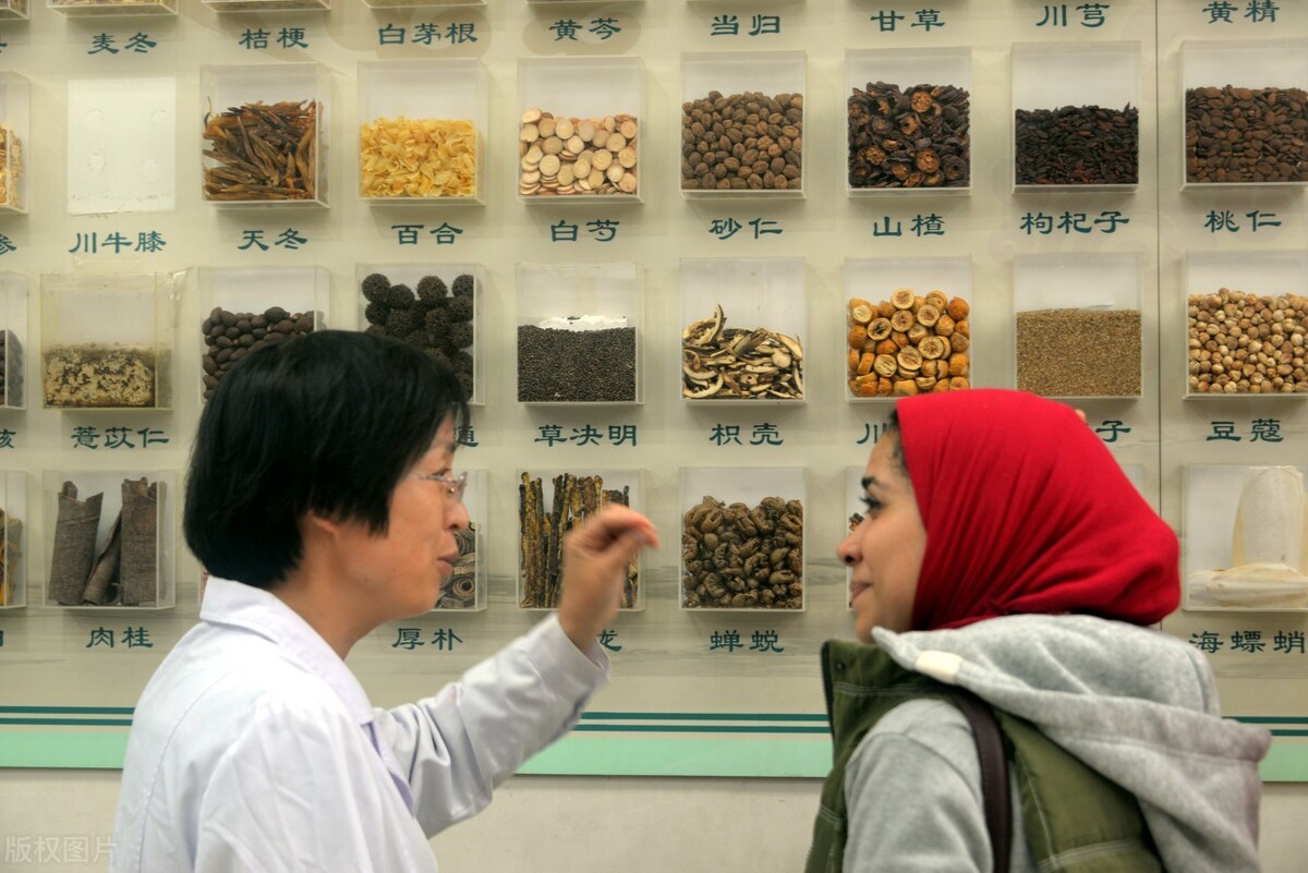 茶人借鉴：中医药特色小镇的发展与思考