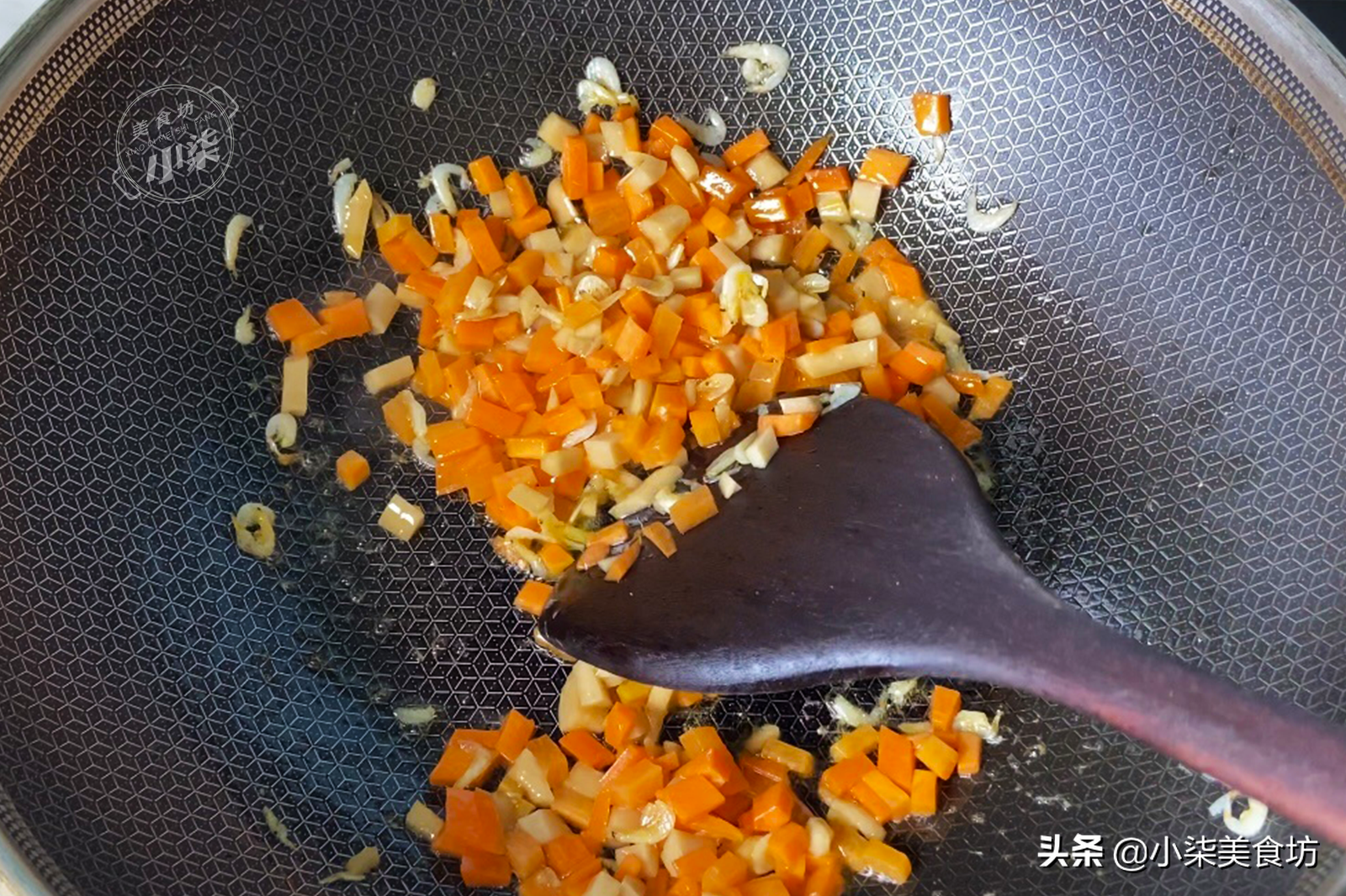 蒸鸡蛋时，切记不要直接上锅蒸了，多加2步，出锅鲜嫩入味营养高