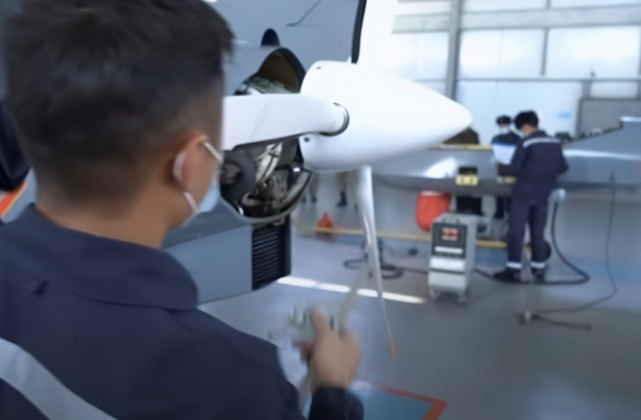 �й���ܲ�����������˹̹�ߵ����������˻���ʵս����������Ĵָ