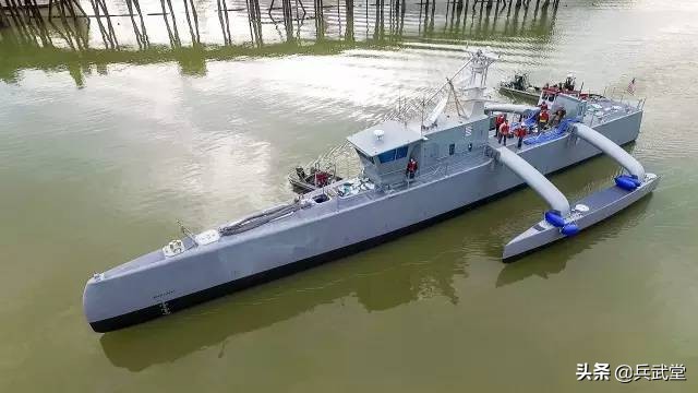 国内新型舰艇下水，似迷你朱姆沃尔特驱逐舰，
