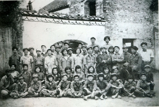 柯蓝的奶奶，22岁嫁开国上将钟期光，66岁去世，