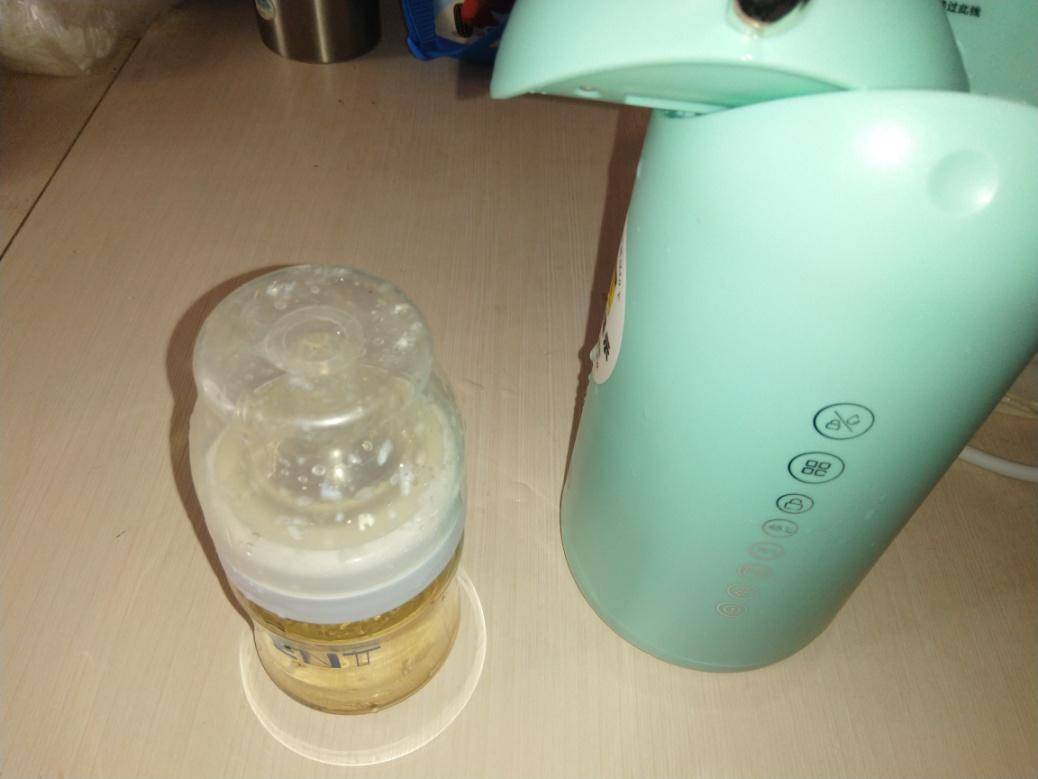 轻触热水出，饮水不等待-米因即热饮水机评测