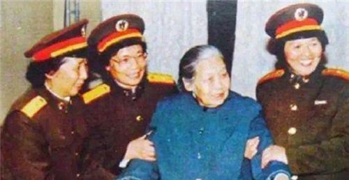 1981年，一农妇到北京看病，因交不起手术费曝光真实身份，她是谁