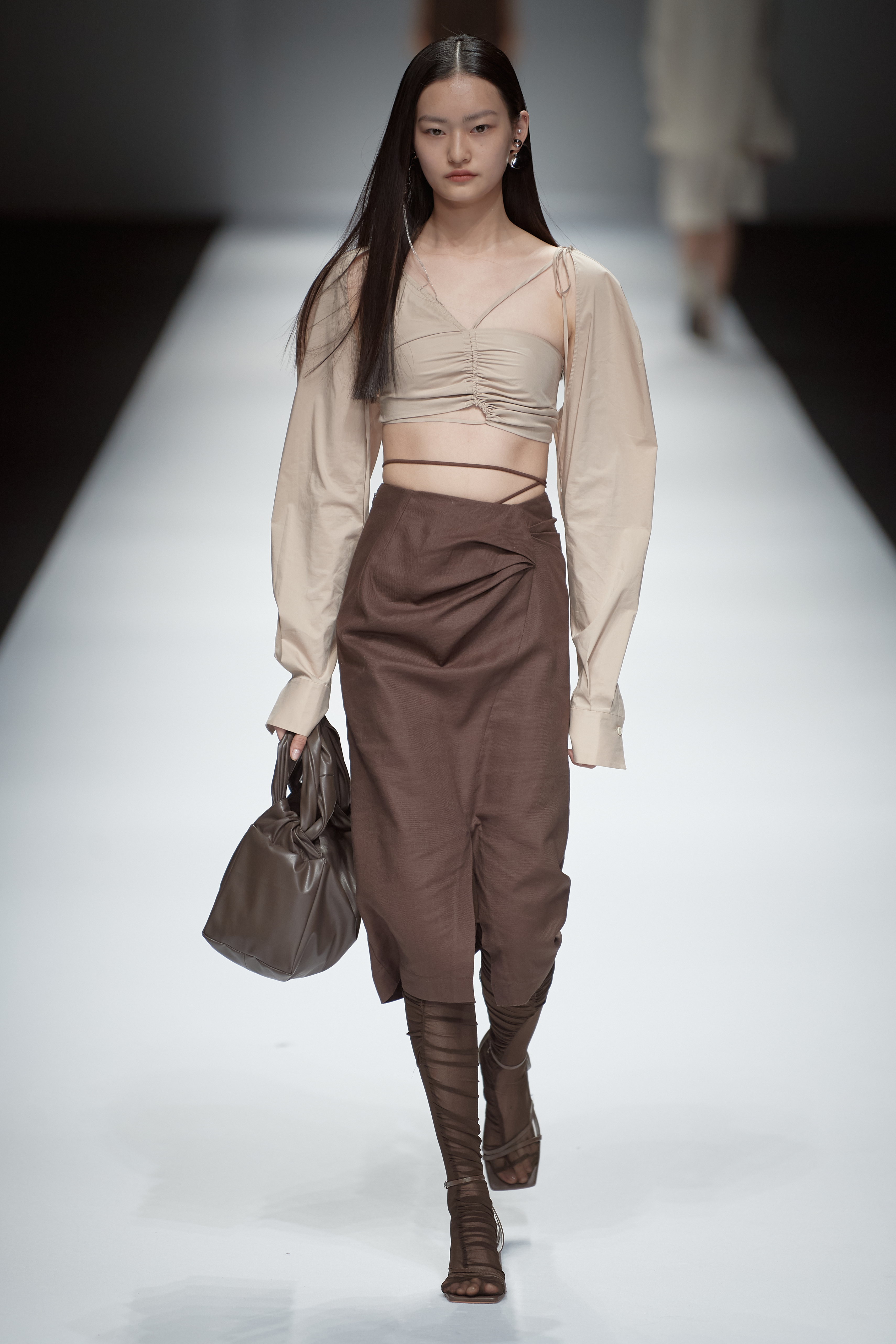 yoeyyou上海时装周发布2021春夏系列