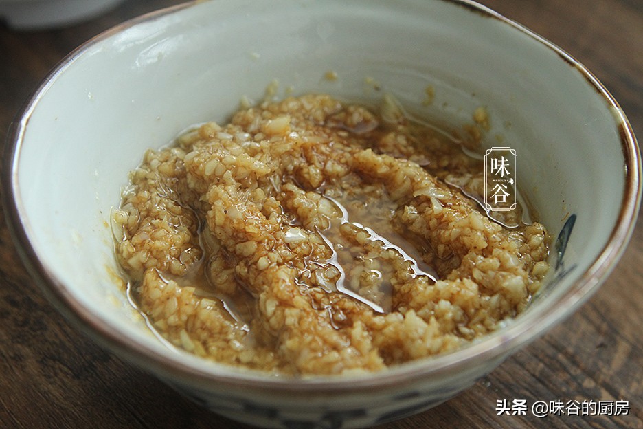 超解馋的蒜蓉烤茄子，在家轻松搞定，简单几步，蒜香浓郁美味