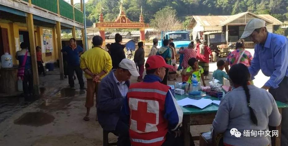 缅北战事激烈，有村民被流弹击中身亡，民房被
