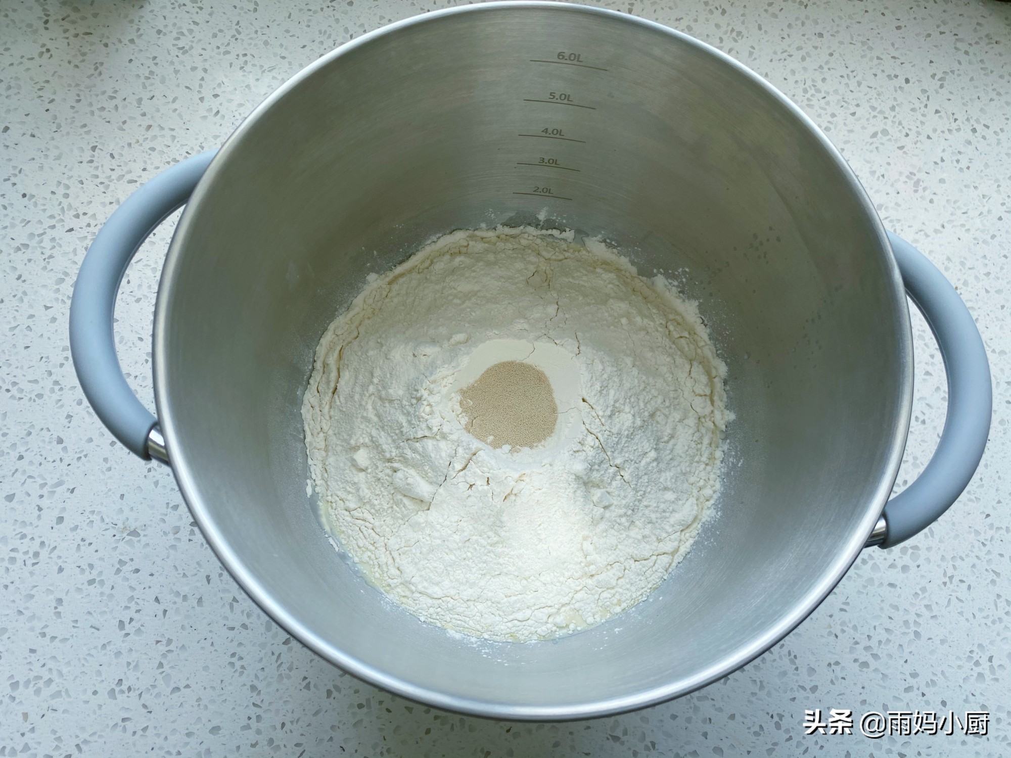 手残党也可以1次成功的手撕吐司，奶香浓郁又拉丝，手撕吃真香