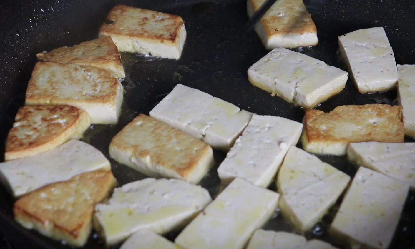 豆腐加鸡蛋的新吃法，简单一做，出锅比肉香，好吃解馋