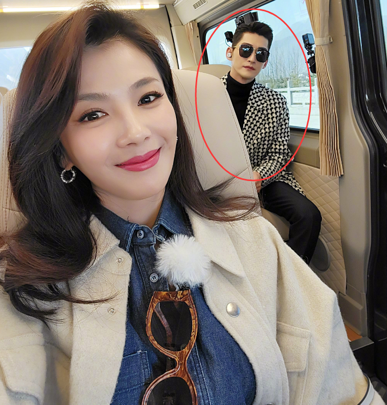 Liu Tao is basked in " wife brigade 5 " group photo, accidental exposure weighs pound flight 2 times, stage of mango of this one season went all out