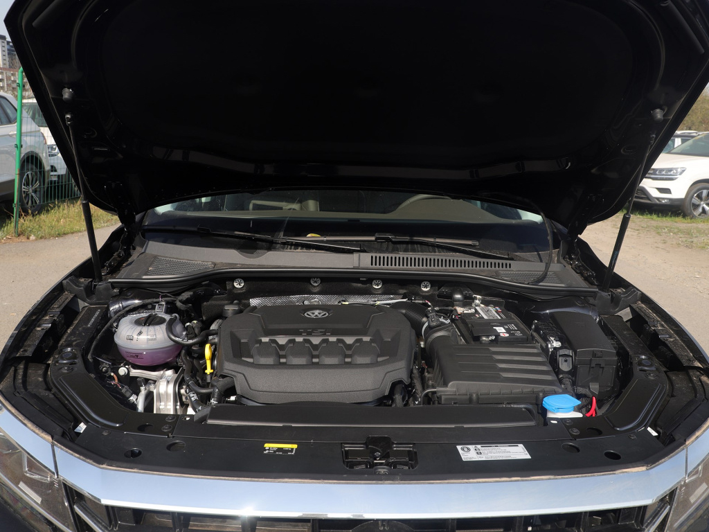 最强对最强，帕萨特VS凯美瑞，谁更胜一筹？