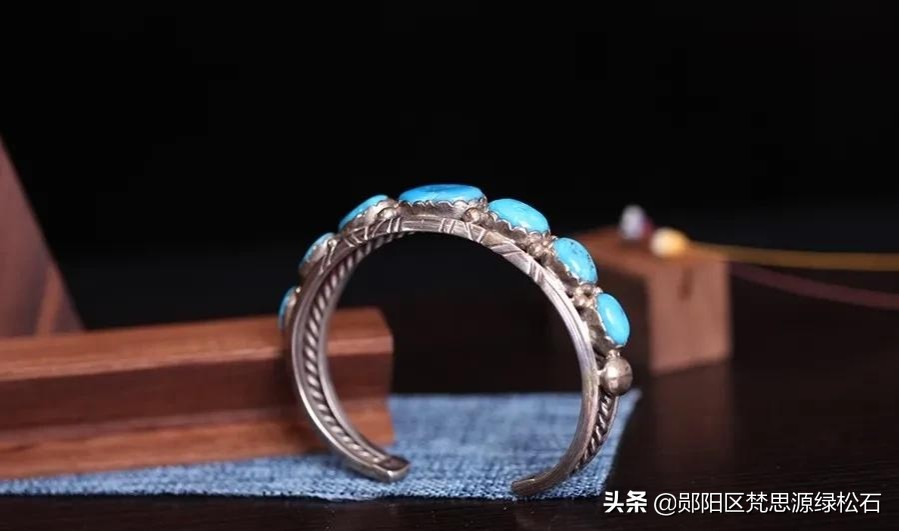 母亲的松石镯