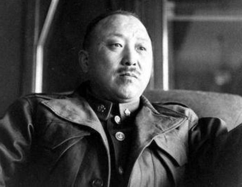 1955年“战犯”卫立煌返回大陆，为何惊动六大元帅亲自作陪？