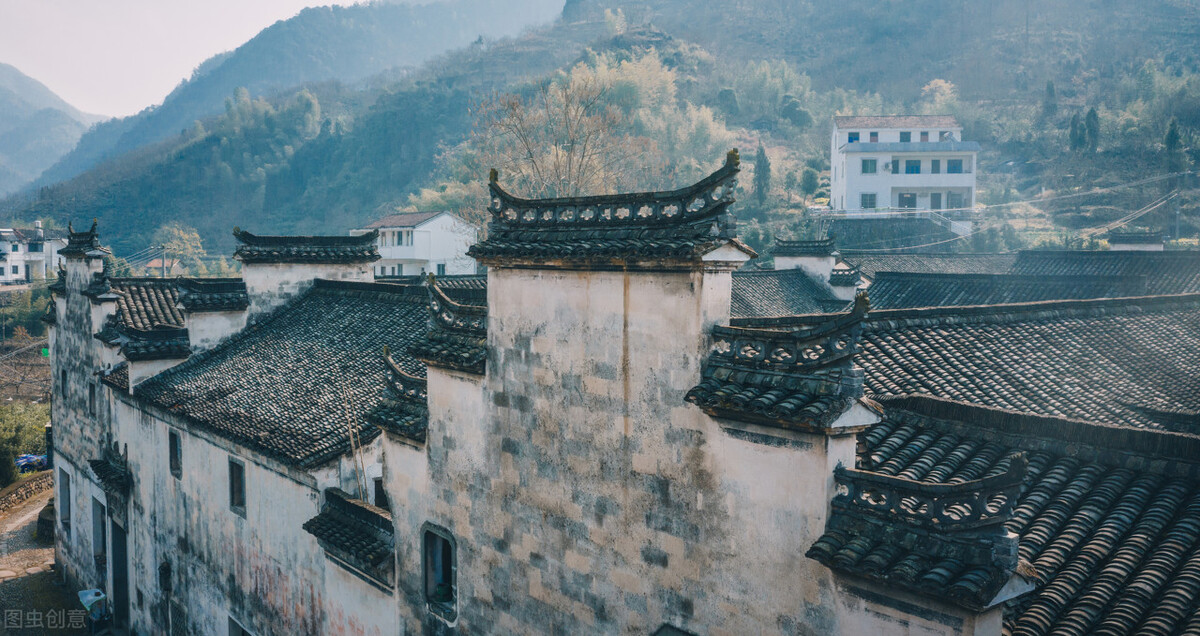 1000根柱子建成的村落！深山里的怪屋，中国古代土豪的私人别墅