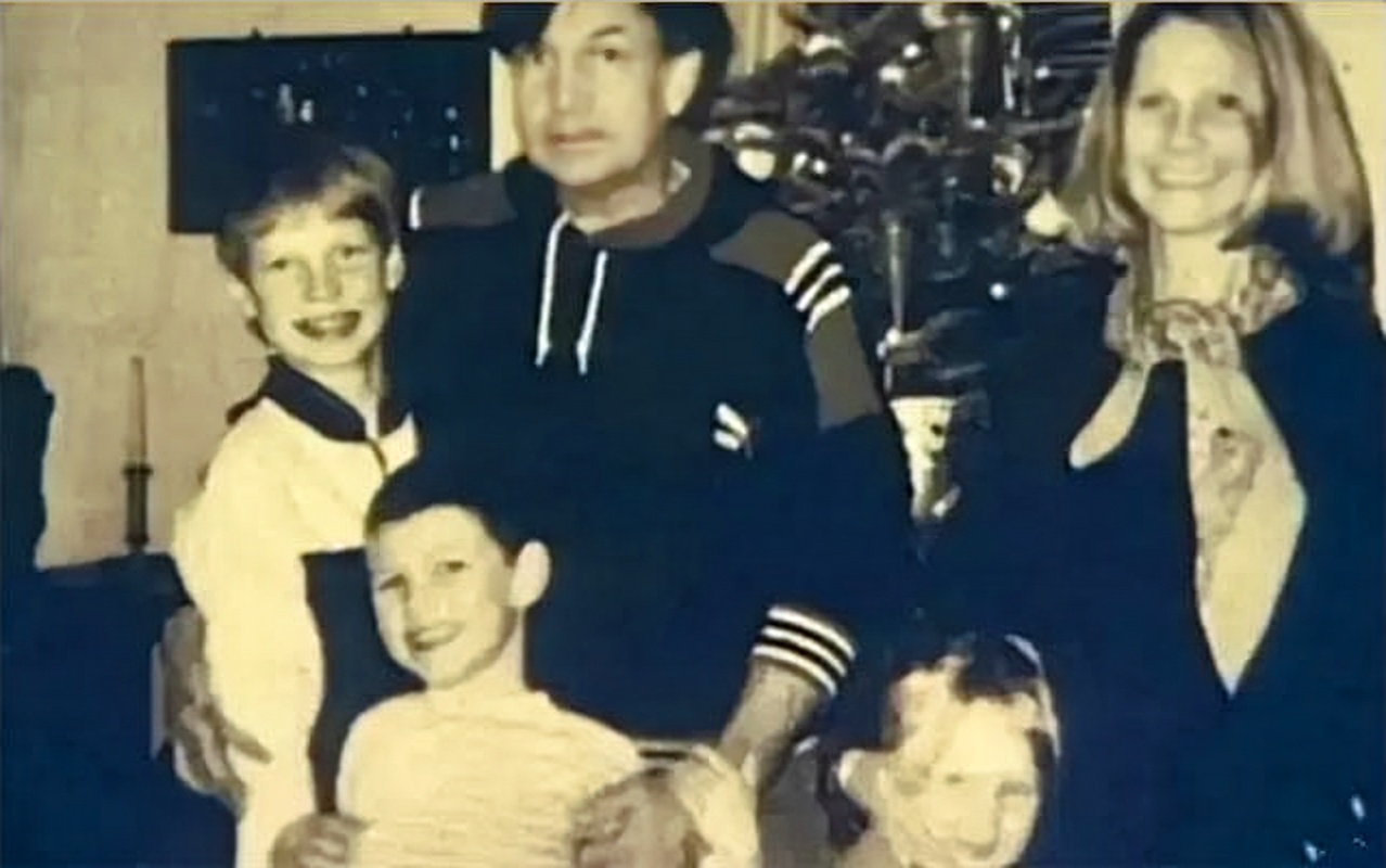 1986�꣬������Ů�ս�����ʧ�٣���̽����ڳ�˿�����ƽ���ʬ�հ�