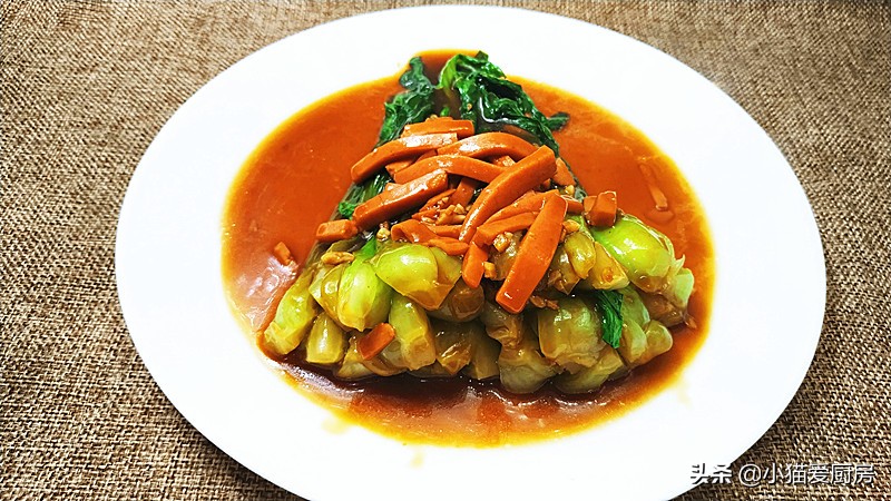 图片[1]-饭店“火腿肠油菜”为啥那么好吃？看大厨怎么做的 营养又美味-起舞食谱网