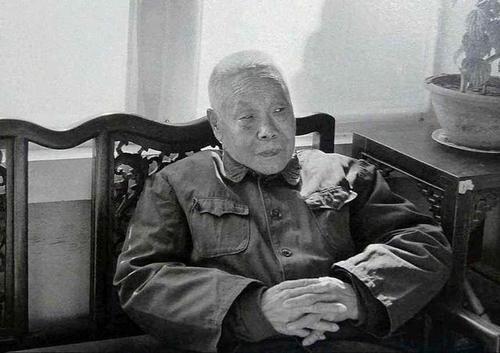 清末太监辛酸自述：为报父仇净身，晚上伺候贵