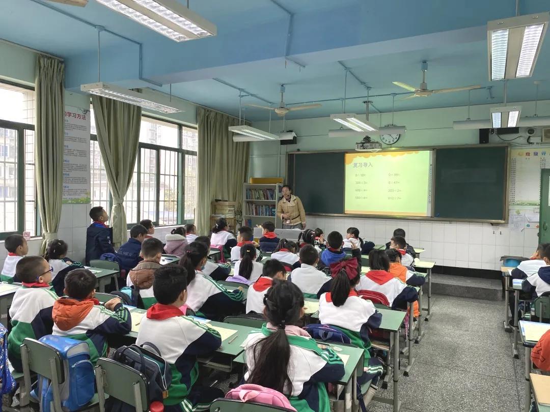 阳春三月 暖意课堂丨天府新区南湖小学数学名教师工作室研讨活动