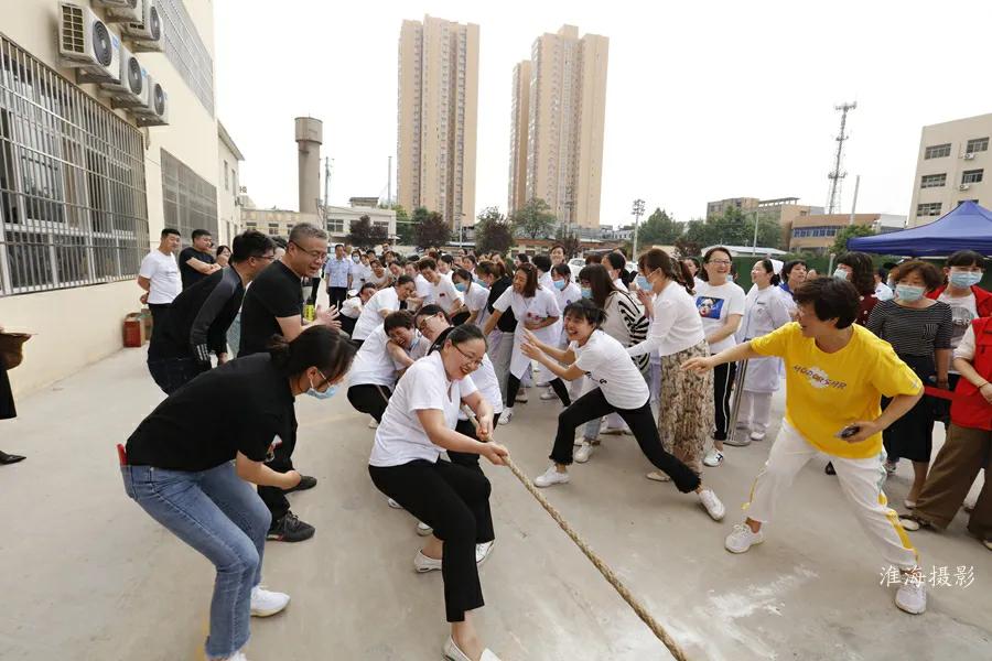 三原县医院庆祝“5.12”国际护士节拔河比赛