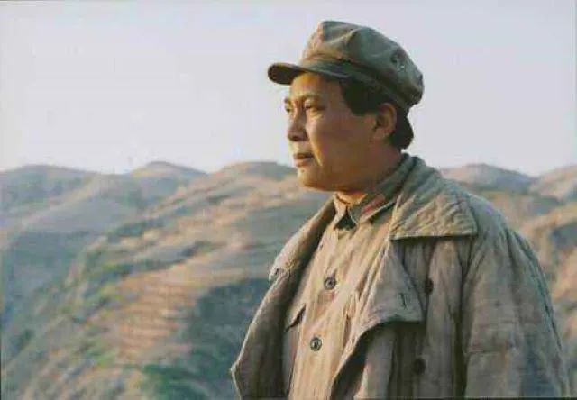 同样是演毛泽东主席，唐国强版与古月版，差别在哪？