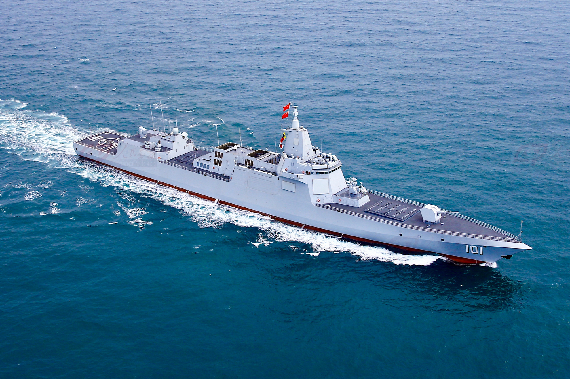中国海军实力增速放缓？美专家呼吁面对现实，两艘航母正在新建