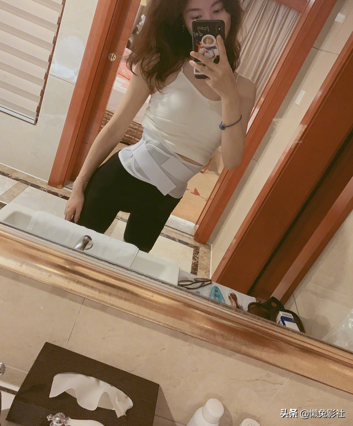 歌迷留言催郁可唯起床练舞，被郁可唯翻盘回复