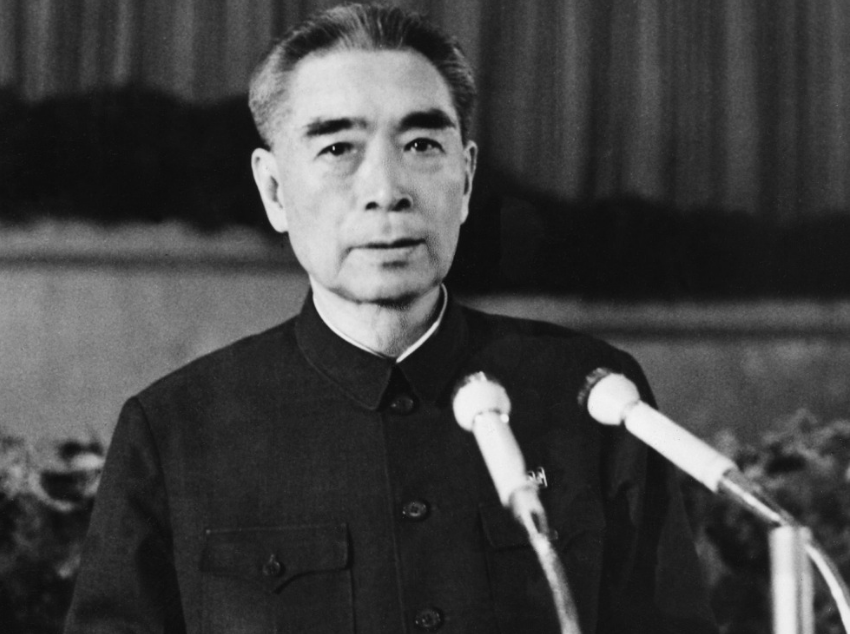 1937年，周恩来劳山遇刺，副官陈友才扮替身牺牲，死时身中20刀