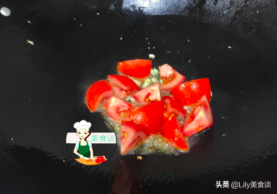 西兰花和此是绝配，不放肉也很香，隔三差五给孩子做，每回都光盘