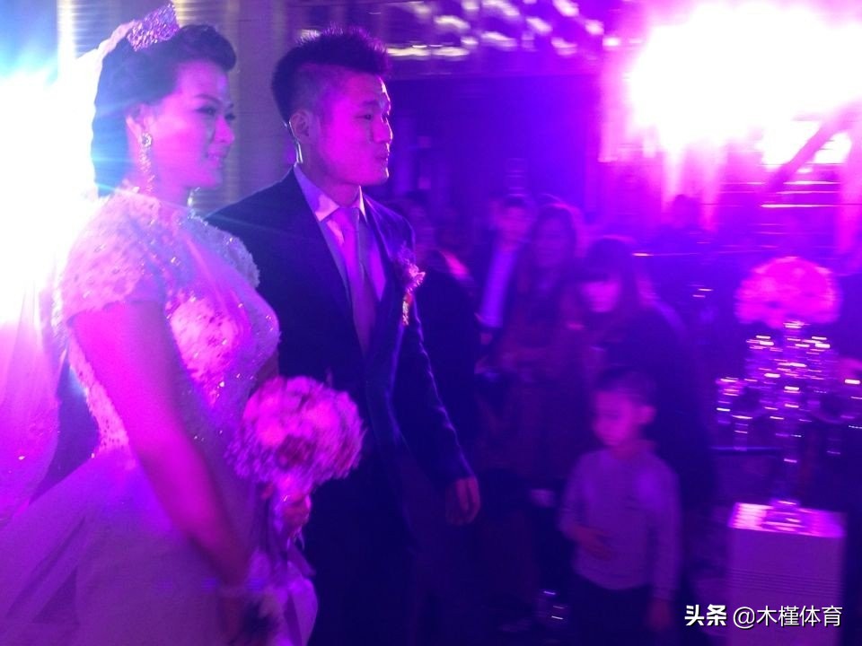 吕小军的故事：17岁借钱训练，29岁娶爱妻，37岁＂高龄＂再夺金