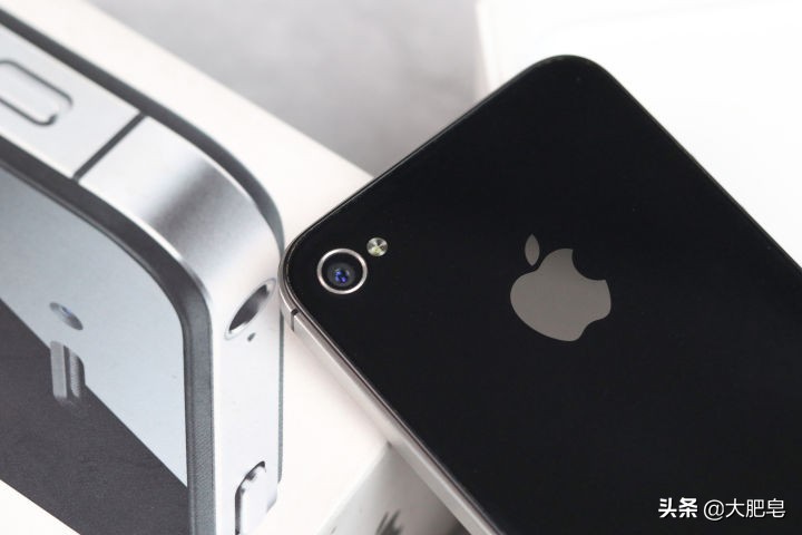 「复古向」iPhone 4s老机新聊，你你是否还记得以前的“金子规格”吗？