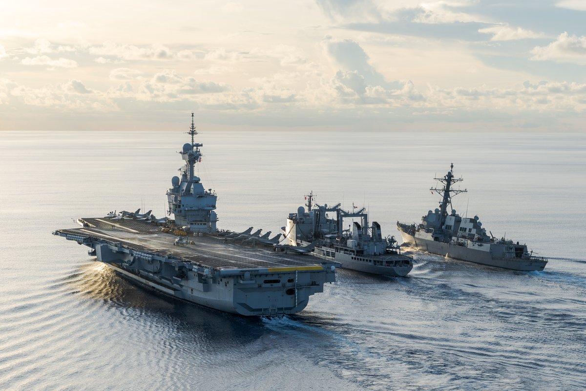 英法军舰万里迢迢到南海战巡，表演尚未开始，已成乌合之众丑相