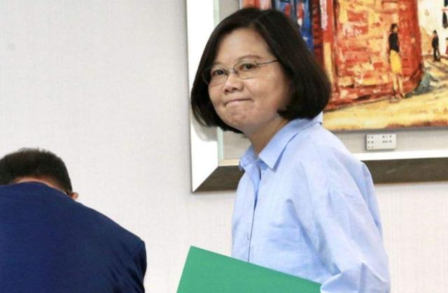 解放军频繁亮剑台海后，蔡英文也开始“紧张”了？