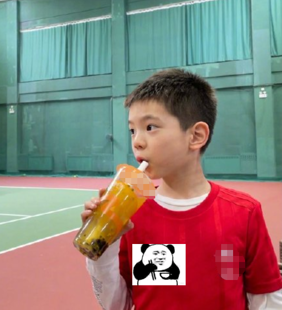 嗯哼被送外号“小李现”，李现本尊回应：以后我儿时的角色找他演
