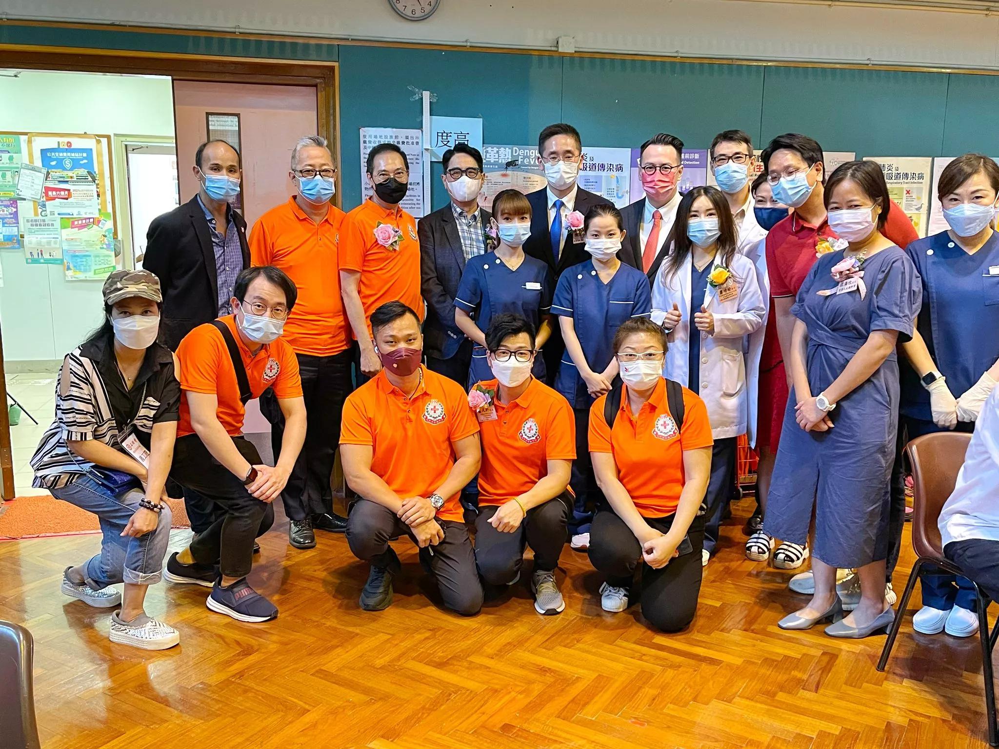 萧凡轩、池柏驹、萧靖瑜发起长者身体检查活动庆祝72周年国庆