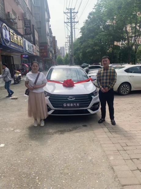 而立之年仅一间空店面，如今逆风翻盘驰骋业界
