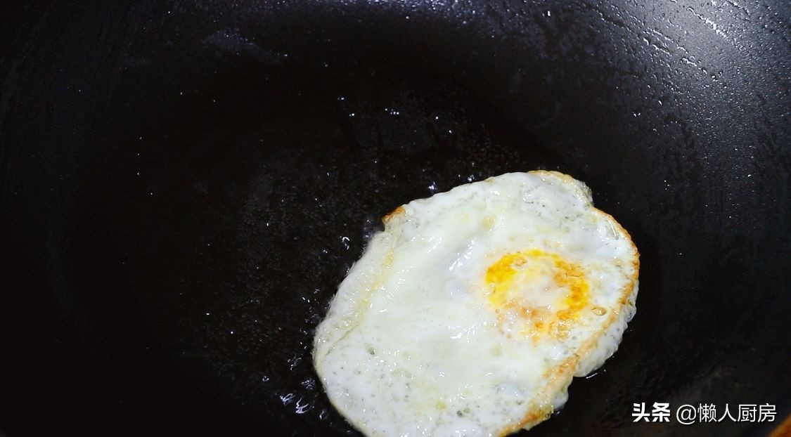 蘿蔔切成絲，打入3個荷包蛋，口味清爽不油膩，很多人沒這麼做過