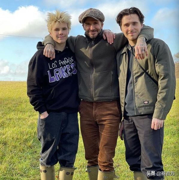 赶在封国之前逃离英国，贝克汉姆一家飞到佛罗