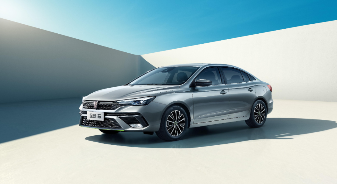 国产丰田Sienna谍照曝光；雪佛兰全新车渲染图曝光