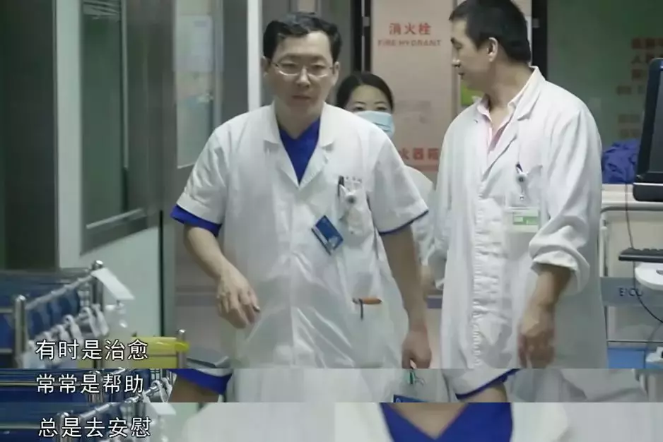 最震撼的国产纪录片回归,哭着打下9.6高分:生死面前,都是小事